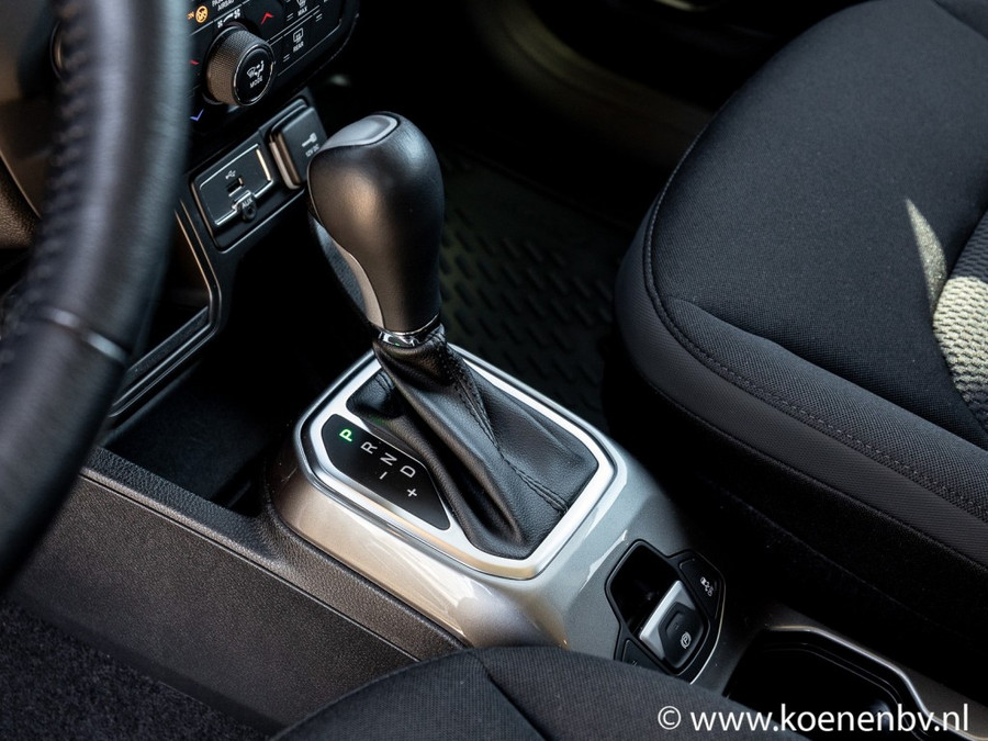 Jeep Renegade 1.3T DDCT Limited Autom. CLIMATE C. / ADAPTIVE C. / TREKHAAK