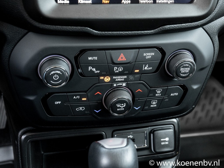 Jeep Renegade 1.3T DDCT Limited Autom. CLIMATE C. / ADAPTIVE C. / TREKHAAK
