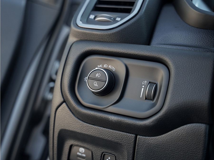 Dodge RAM 1500 5.7 V8 4x4 Crew Cab Sport