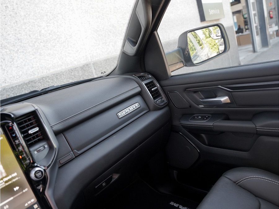 Dodge RAM 1500 5.7 V8 4x4 Crew Cab Sport