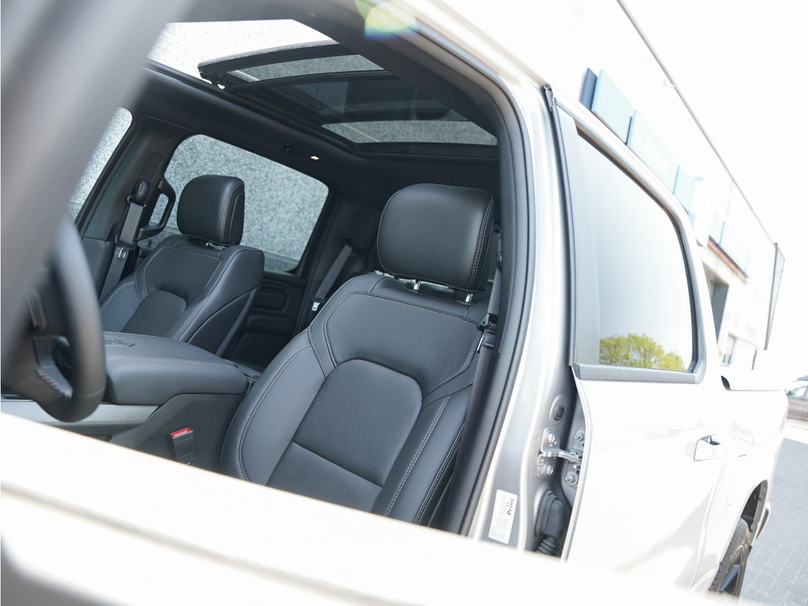 Dodge RAM 1500 5.7 V8 4x4 Crew Cab Sport
