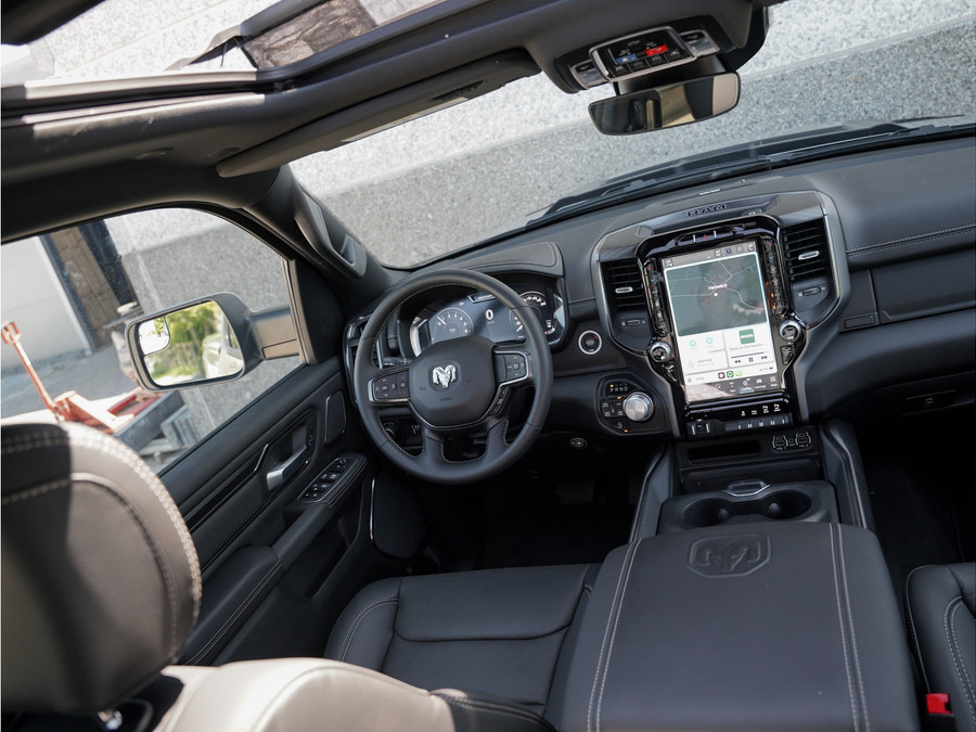 Dodge RAM 1500 5.7 V8 4x4 Crew Cab Sport