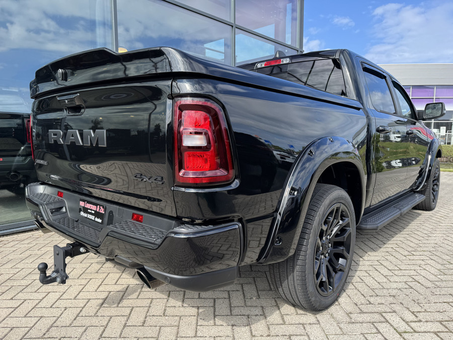 Dodge Ram 1500 Laramie Night Hurricane