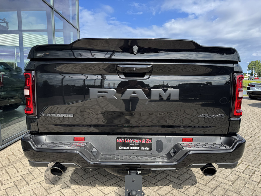 Dodge Ram 1500 Laramie Night Hurricane
