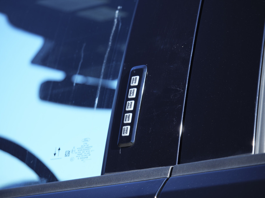 Ford F-150 5.0 V8 | Super Crew | Lariat FX4 | Black Edition | BPM-VRIJ