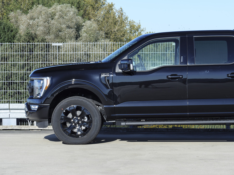 Ford F-150 5.0 V8 | Super Crew | Lariat FX4 | Black Edition | BPM-VRIJ