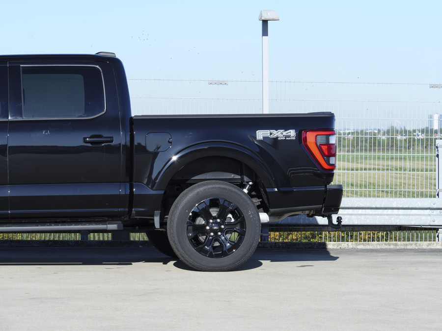 Ford F-150 5.0 V8 | Super Crew | Lariat FX4 | Black Edition | BPM-VRIJ
