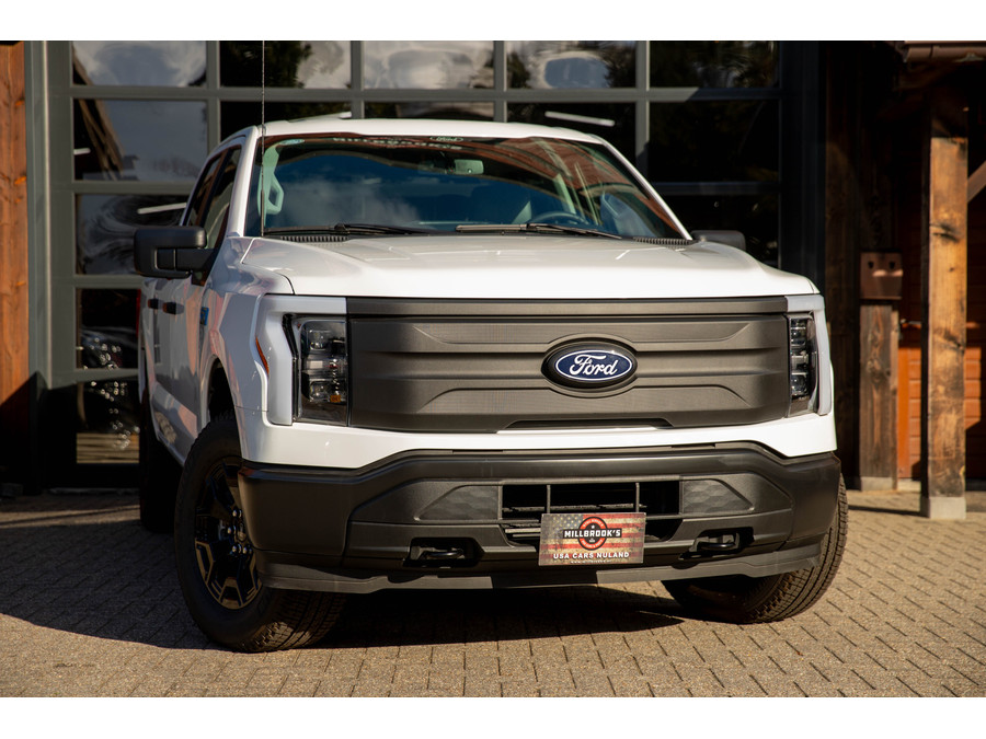 Ford Ford F-150 Lightning Pro 4x4 SuperCrew 
