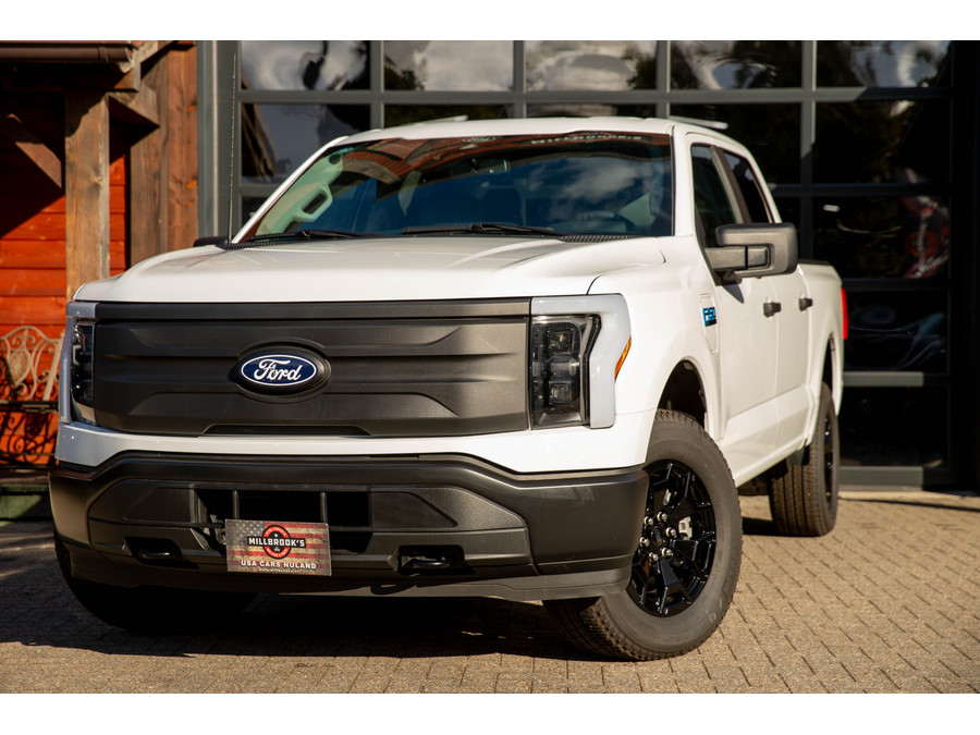 Ford Ford F-150 Lightning Pro 4x4 SuperCrew 