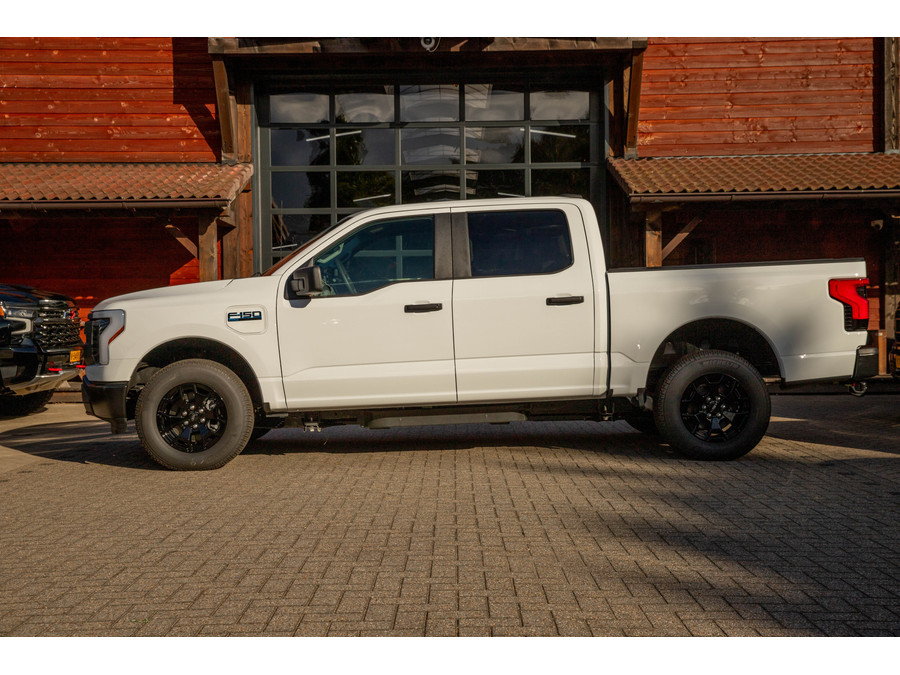 Ford Ford F-150 Lightning Pro 4x4 SuperCrew 