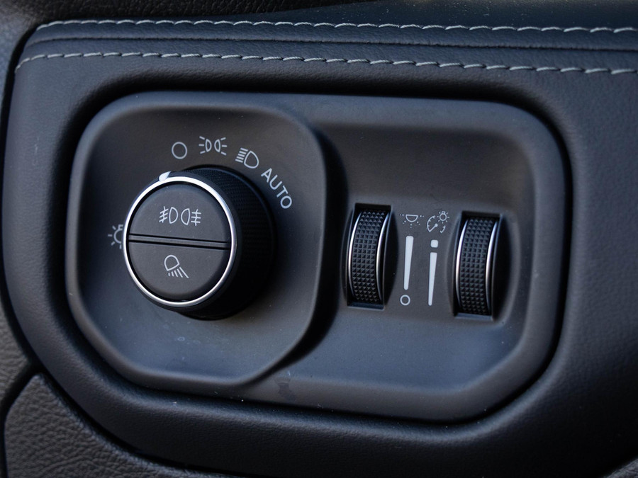 Dodge RAM 1500 5.7 V8 4x4 Crew Cab Limited
