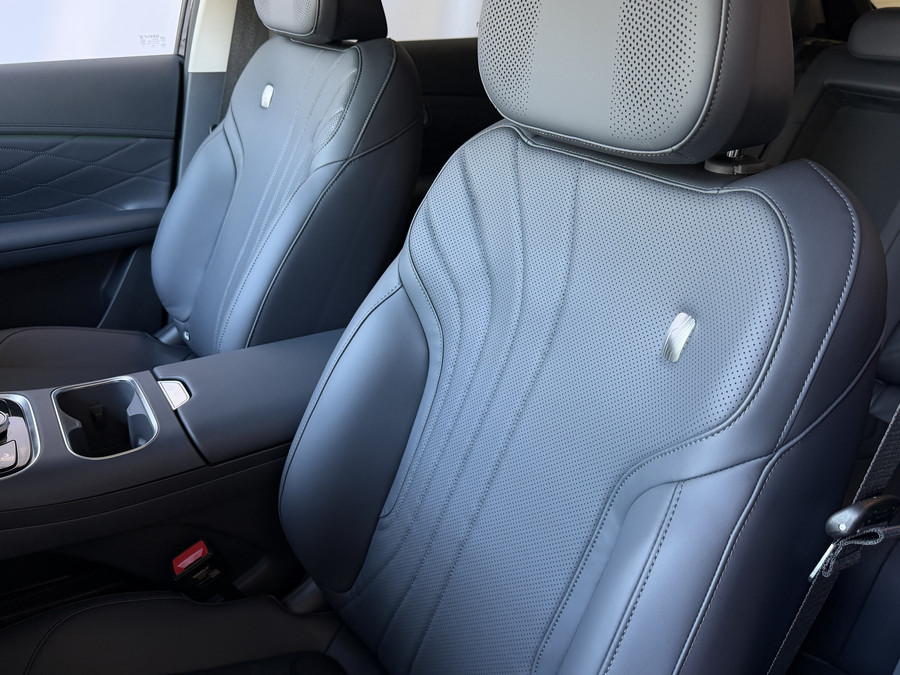 Geely Starray EM-i MAX+ PHEV LONG RANGE NIEUWE AUTO | 29,8 kWh ACCU | 136 KM WLTP | PANORAMADAK | STOELVERWARMING/KOELI