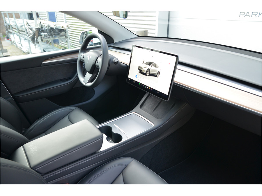 Tesla Model Y RWD 58 kWh