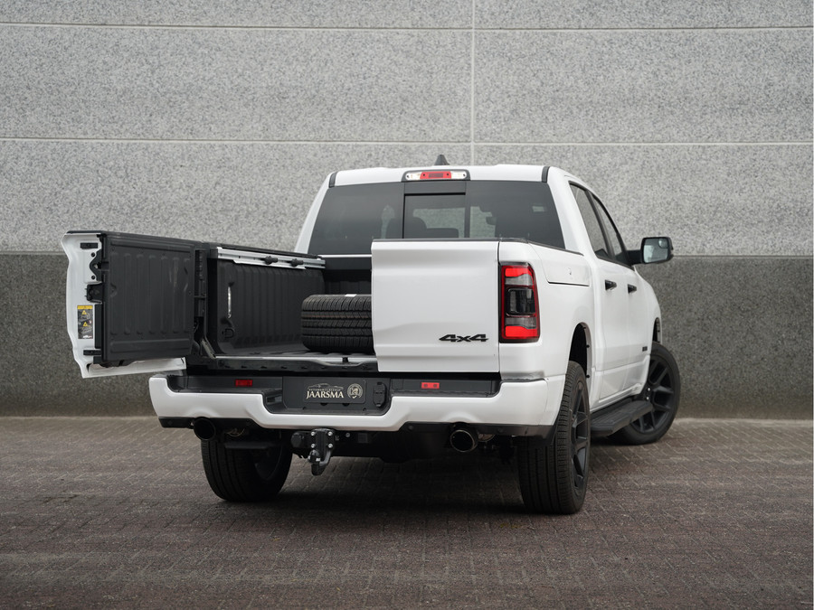 Dodge RAM 1500 5.7 V8 4x4 Crew Cab Laramie Night