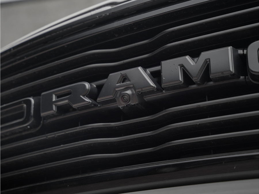 Dodge RAM 1500 5.7 V8 4x4 Crew Cab Laramie Night