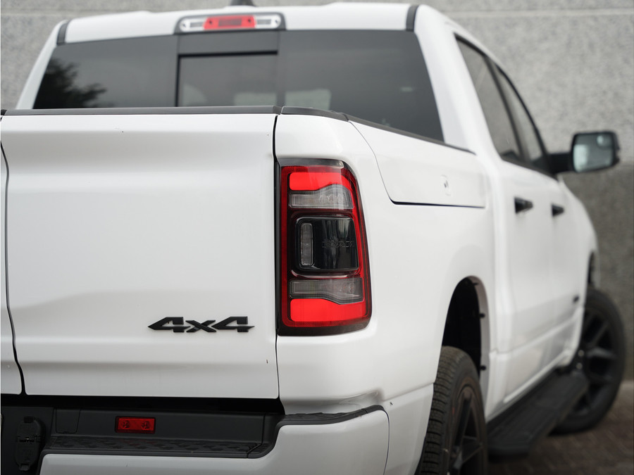 Dodge RAM 1500 5.7 V8 4x4 Crew Cab Laramie Night