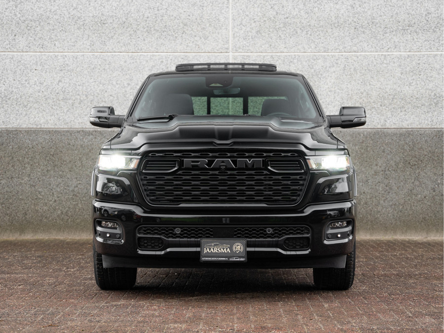 Dodge RAM 1500 3.0L SST 420pk Big Horn Night CrewCab 4x4