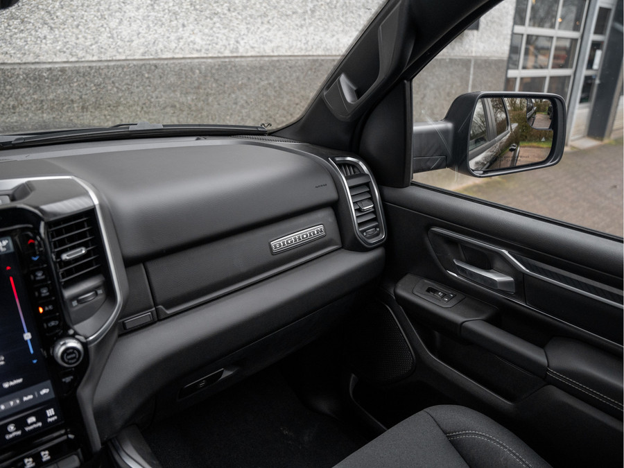 Dodge RAM 1500 3.0L SST 420pk Big Horn Night CrewCab 4x4