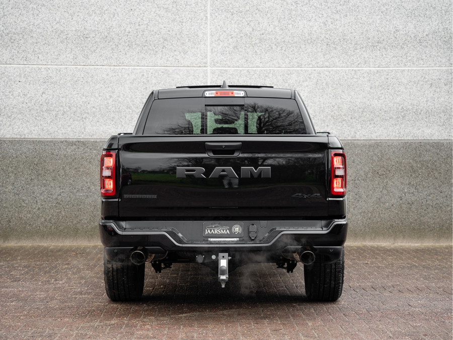 Dodge RAM 1500 3.0L SST 420pk Big Horn Night CrewCab 4x4