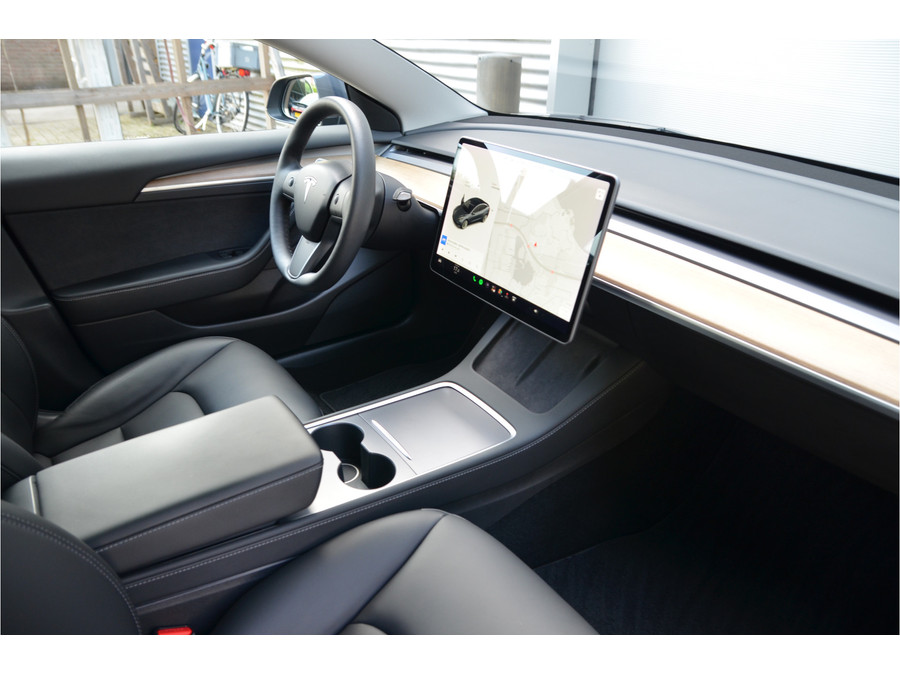 Tesla Model 3 Standard RWD Plus 60 kWh