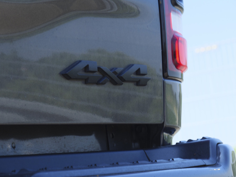 Dodge RAM 2500 Laramie | 6.4L HEMI | 4x4 | Crew cab