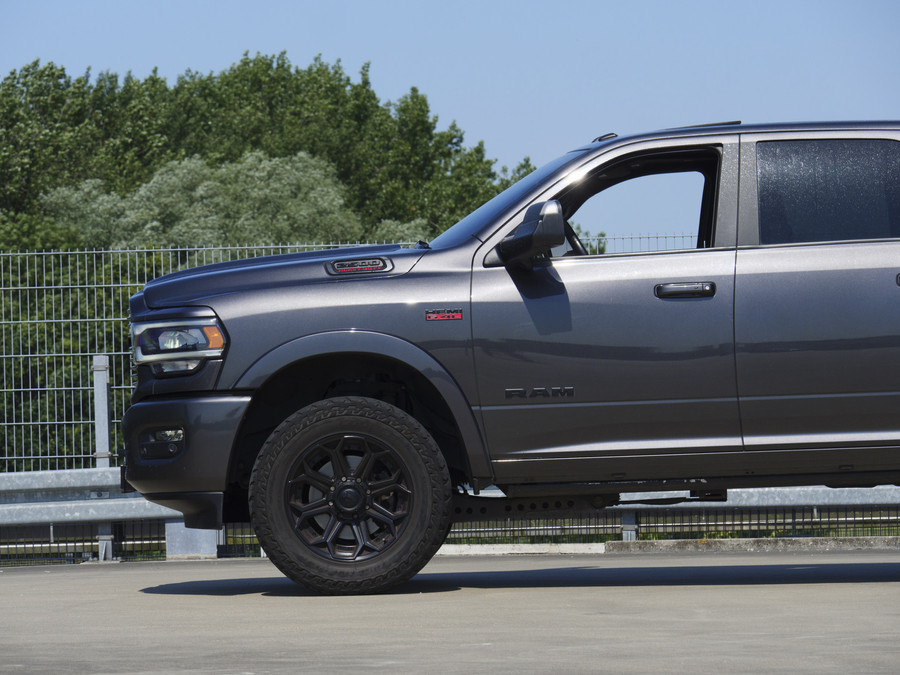 Dodge RAM 2500 Laramie | 6.4L HEMI | 4x4 | Crew cab