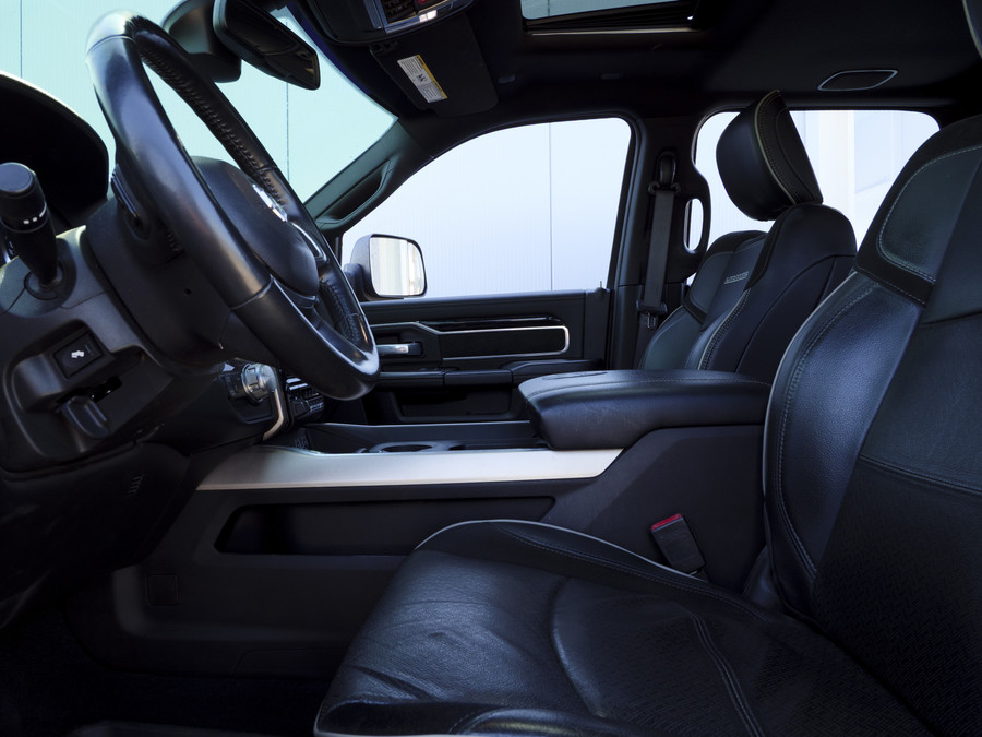 Dodge RAM 2500 Laramie | 6.4L HEMI | 4x4 | Crew cab