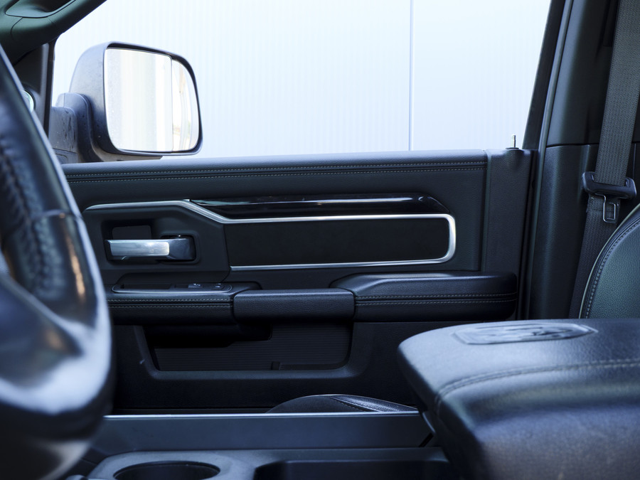Dodge RAM 2500 Laramie | 6.4L HEMI | 4x4 | Crew cab