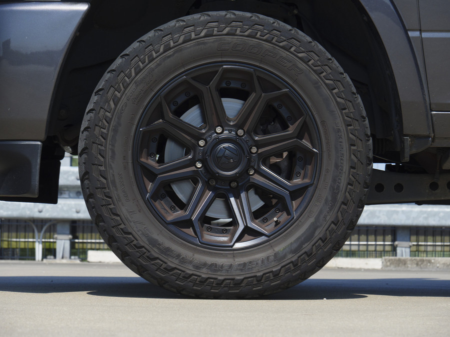 Dodge RAM 2500 Laramie | 6.4L HEMI | 4x4 | Crew cab