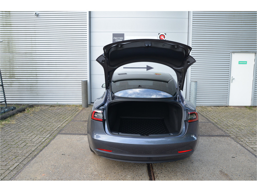 Tesla Model 3 Standard RWD Plus 60 kWh