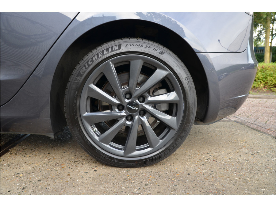 Tesla Model 3 Standard RWD Plus 60 kWh