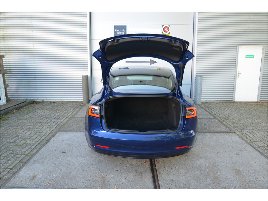 Tesla Model 3 Standard RWD Plus 60 kWh