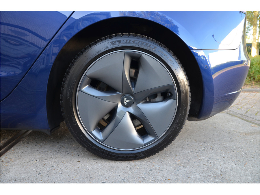 Tesla Model 3 Standard RWD Plus 60 kWh