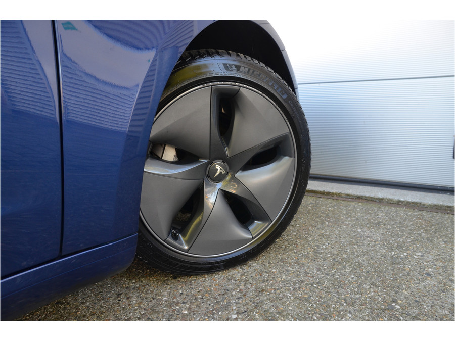 Tesla Model 3 Standard RWD Plus 60 kWh