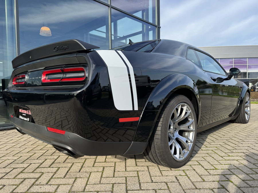 Dodge Challenger SRT Hellcat Redeye Black Ghost