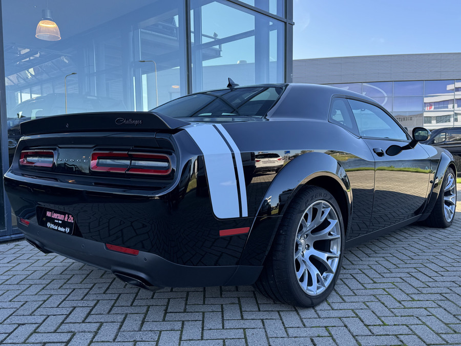 Dodge Challenger SRT Hellcat Redeye Black Ghost