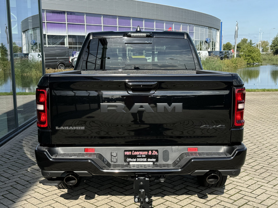 Dodge RAM 1500 Laramie Night Premium Hurricane