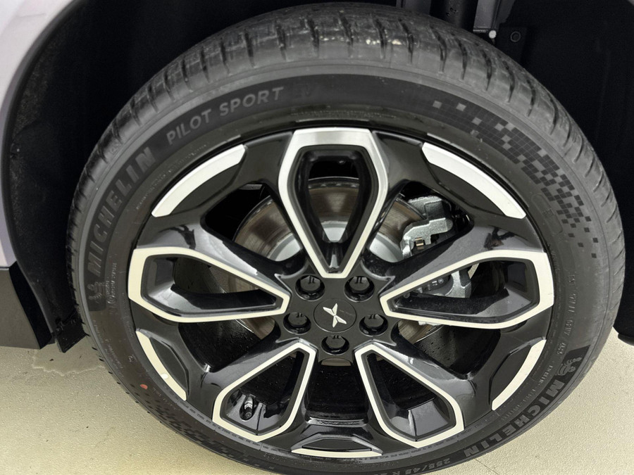 XPENG G6 RWD Long Range 80.8 kWh