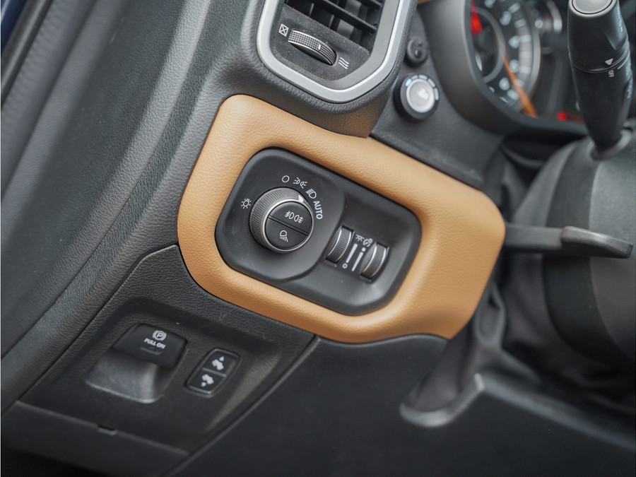 Dodge RAM 1500 Big Horn Night Edition 3.6L V6 4X4