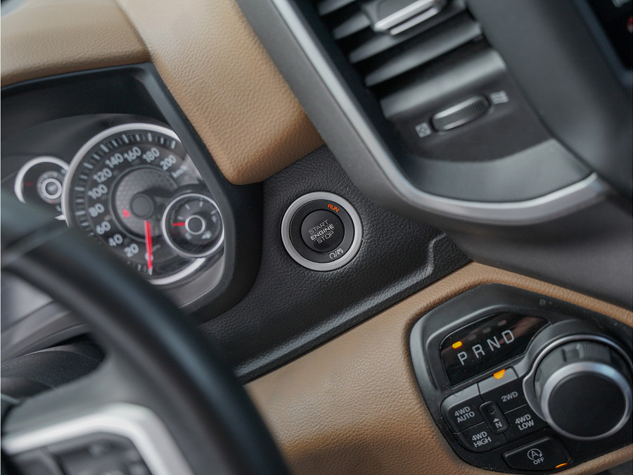 Dodge RAM 1500 Big Horn Night Edition 3.6L V6 4X4