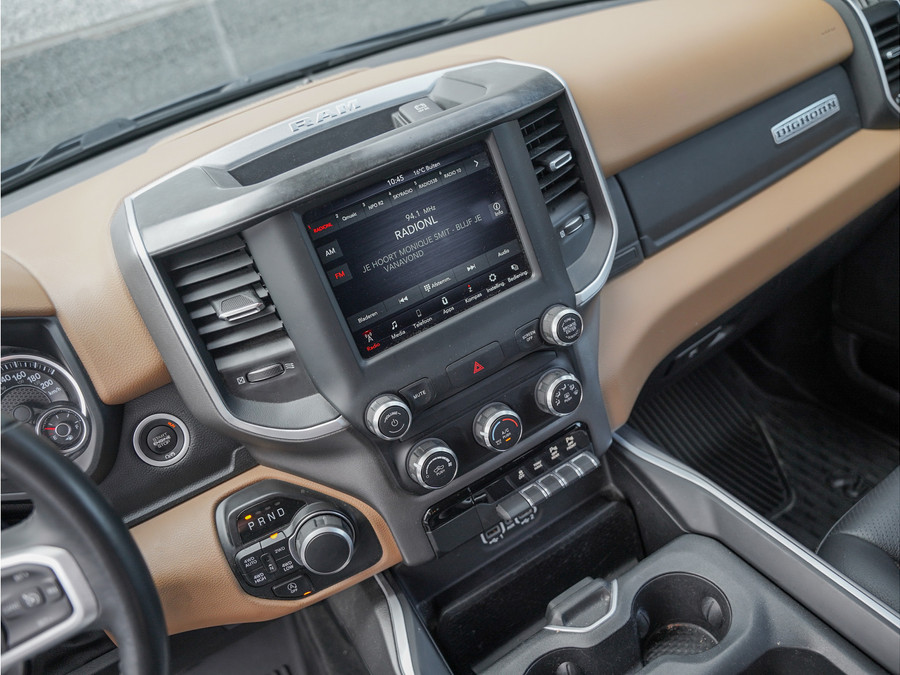 Dodge RAM 1500 Big Horn Night Edition 3.6L V6 4X4