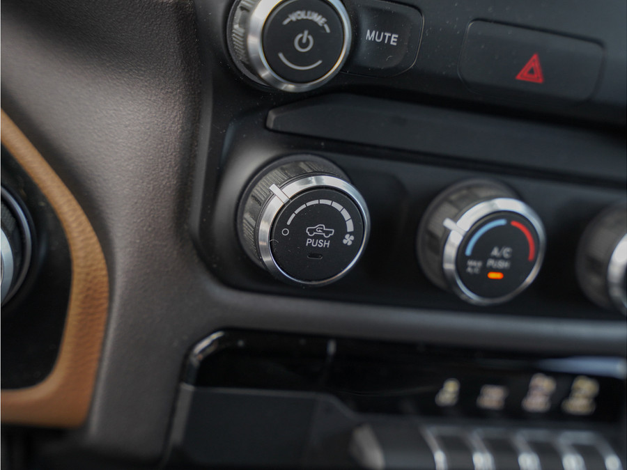 Dodge RAM 1500 Big Horn Night Edition 3.6L V6 4X4