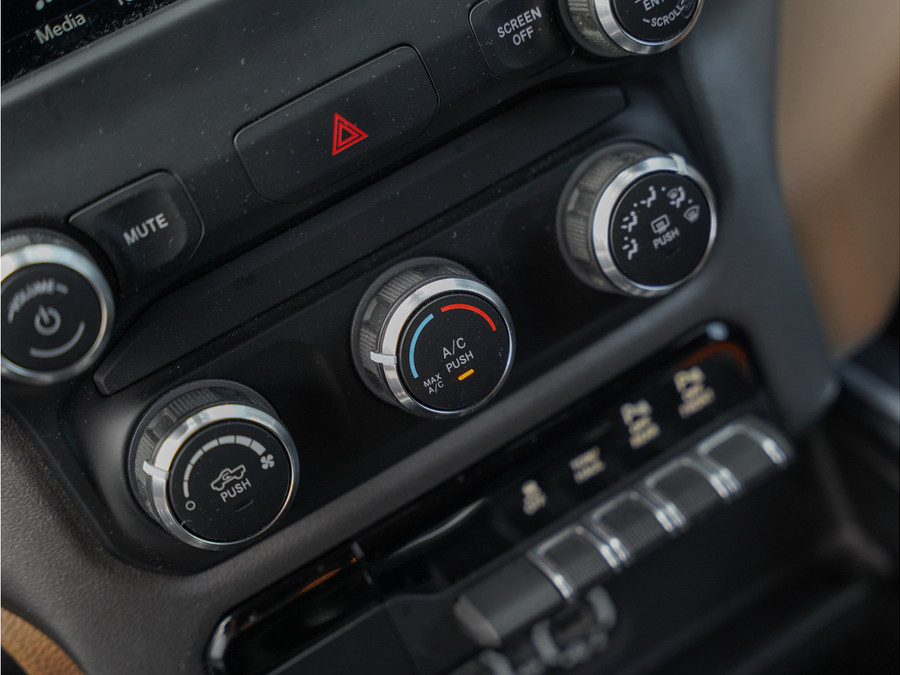 Dodge RAM 1500 Big Horn Night Edition 3.6L V6 4X4