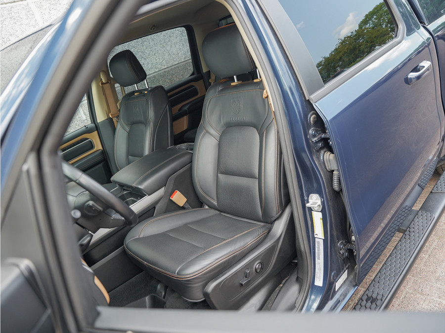 Dodge RAM 1500 Big Horn Night Edition 3.6L V6 4X4