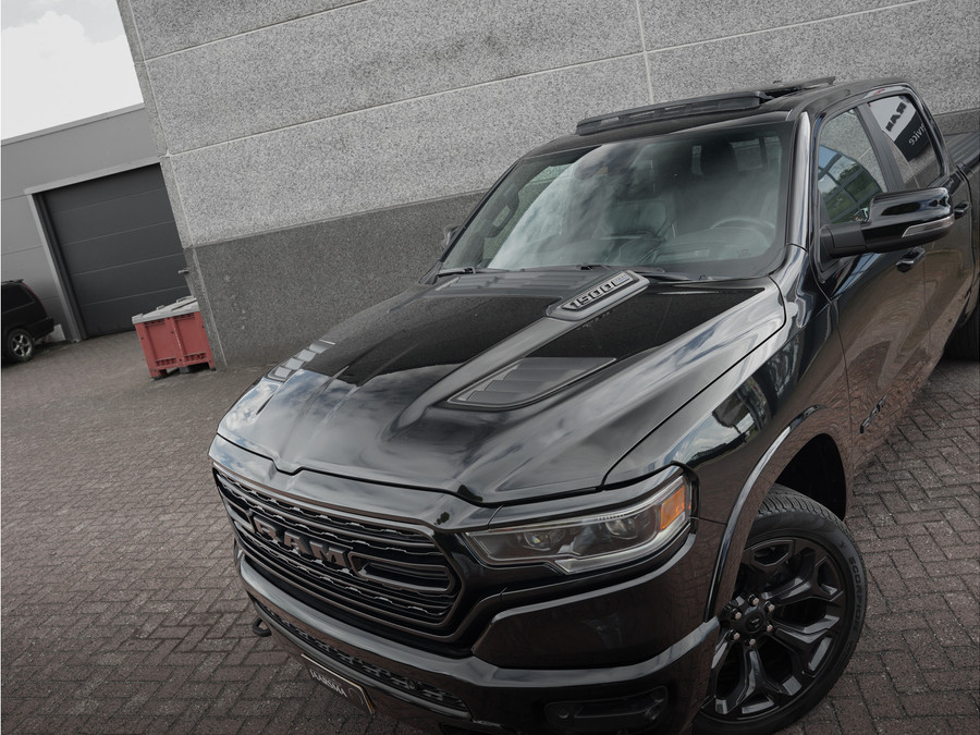 Dodge RAM 1500 5.7L V8 4x4 Crew Cab Limited Night
