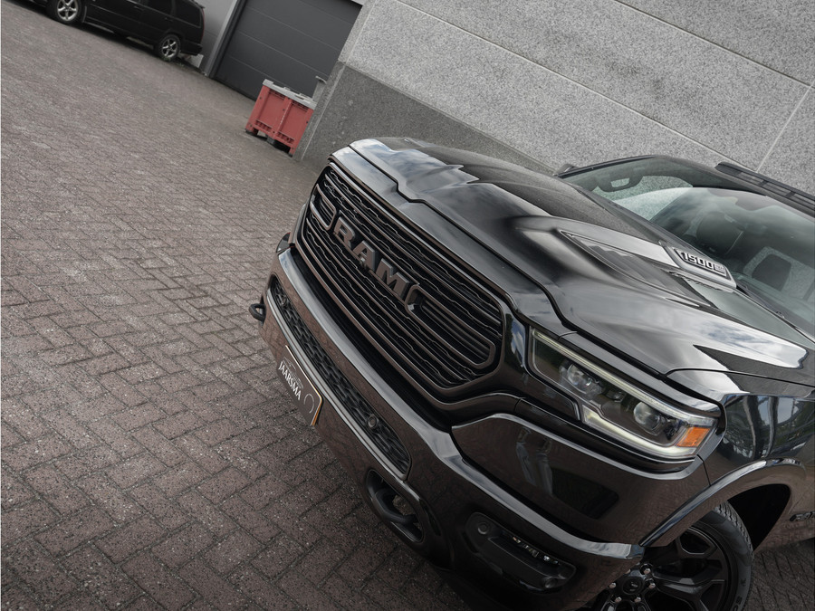 Dodge RAM 1500 5.7L V8 4x4 Crew Cab Limited Night