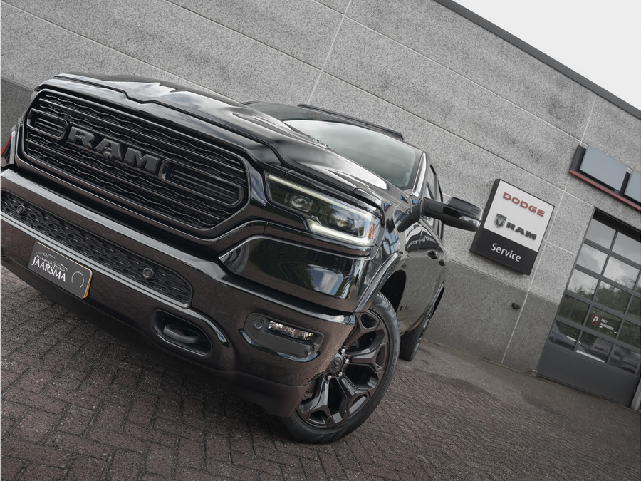 Dodge RAM 1500 5.7L V8 4x4 Crew Cab Limited Night