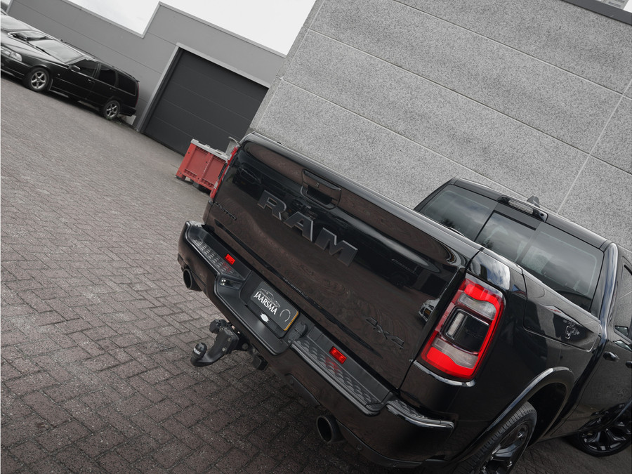 Dodge RAM 1500 5.7L V8 4x4 Crew Cab Limited Night