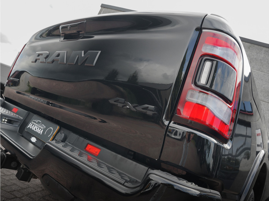 Dodge RAM 1500 5.7L V8 4x4 Crew Cab Limited Night
