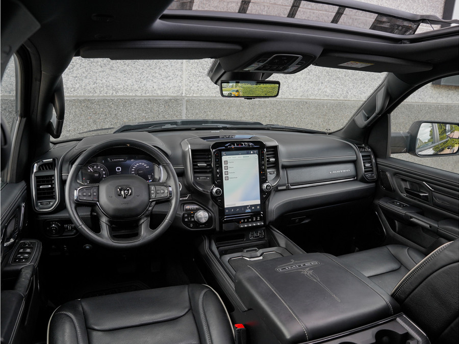 Dodge RAM 1500 5.7L V8 4x4 Crew Cab Limited Night